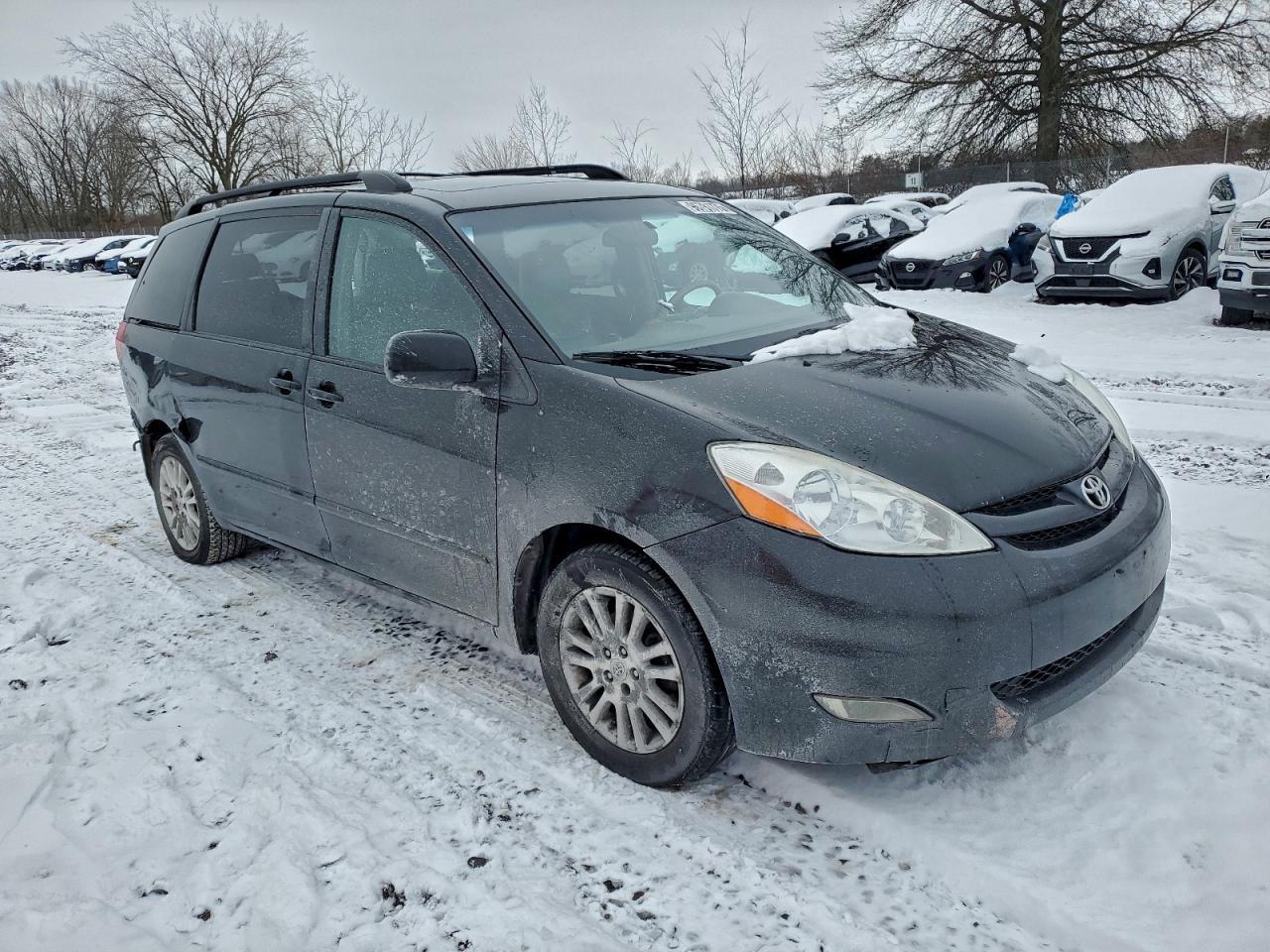 2009 TOYOTA SIENNA