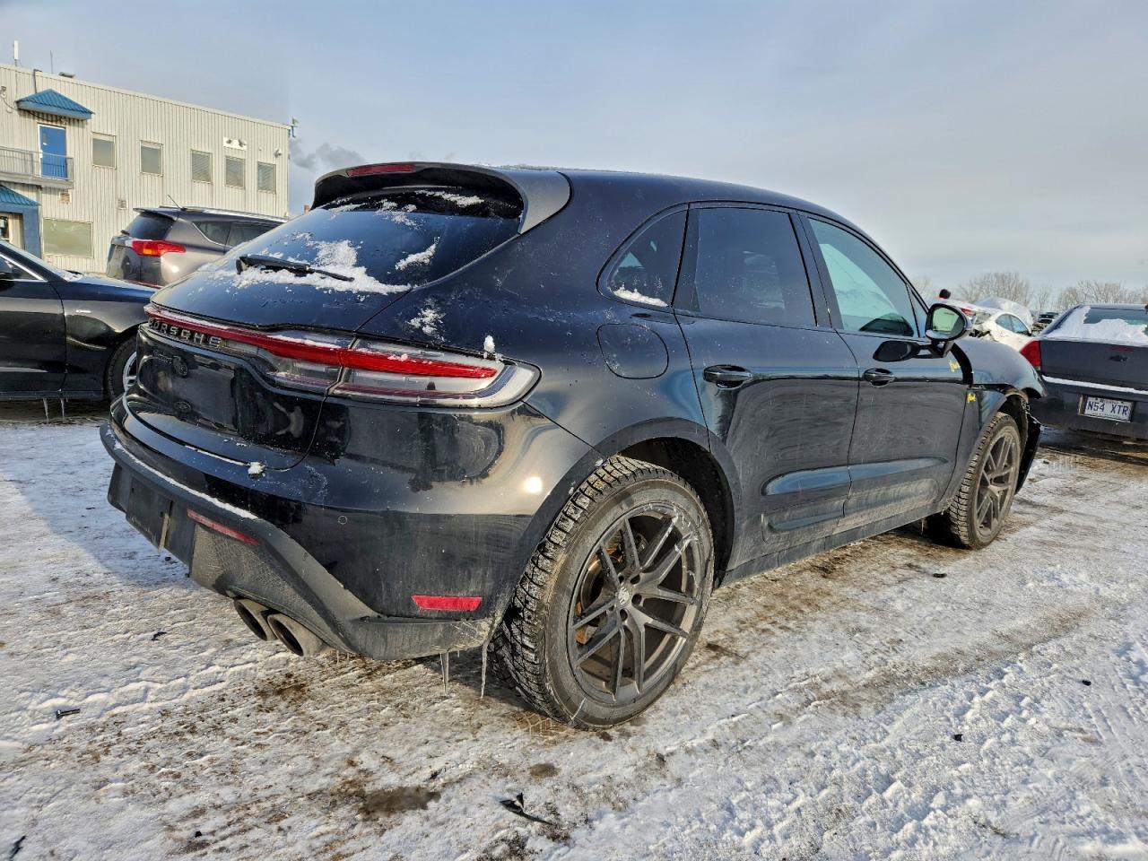 2023 PORSCHE Macan