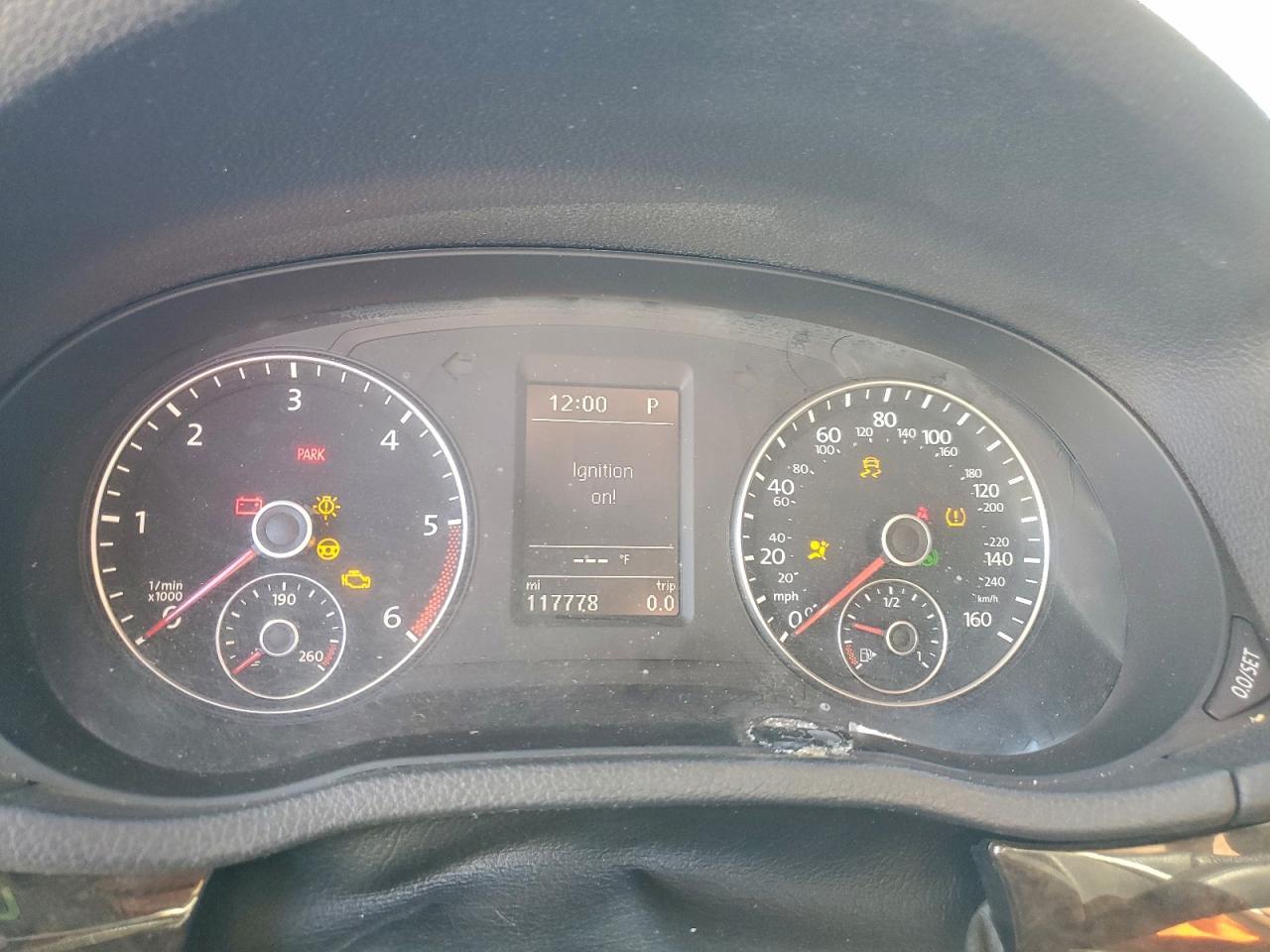 2014 VOLKSWAGEN Passat