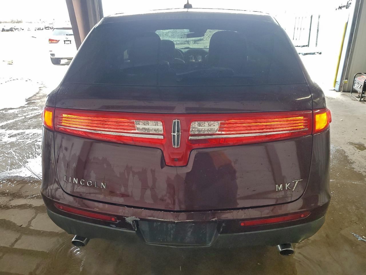 2011 LINCOLN MKT