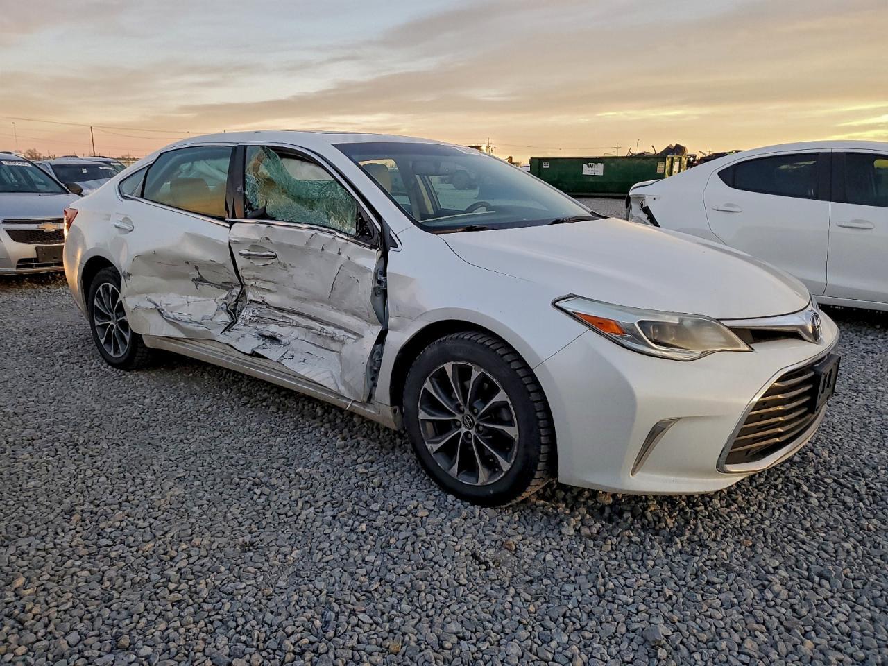2016 TOYOTA Avalon