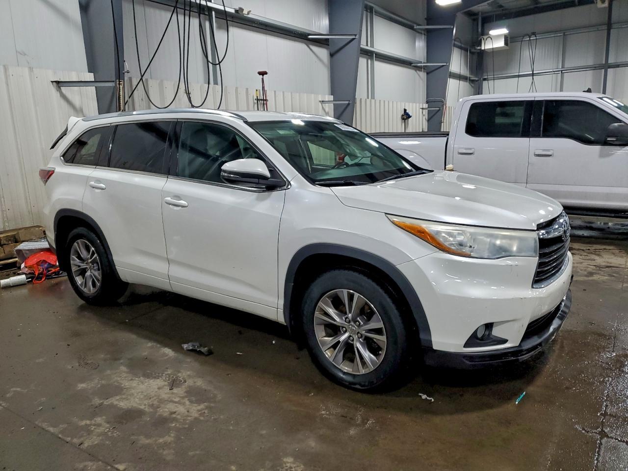2015 TOYOTA HIGHLANDER