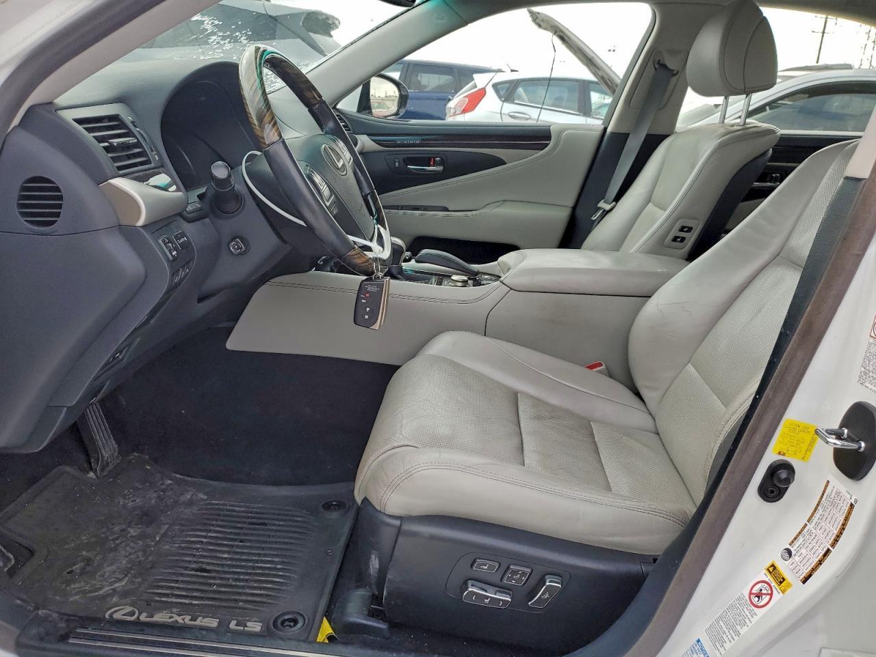 2015 LEXUS LS 460