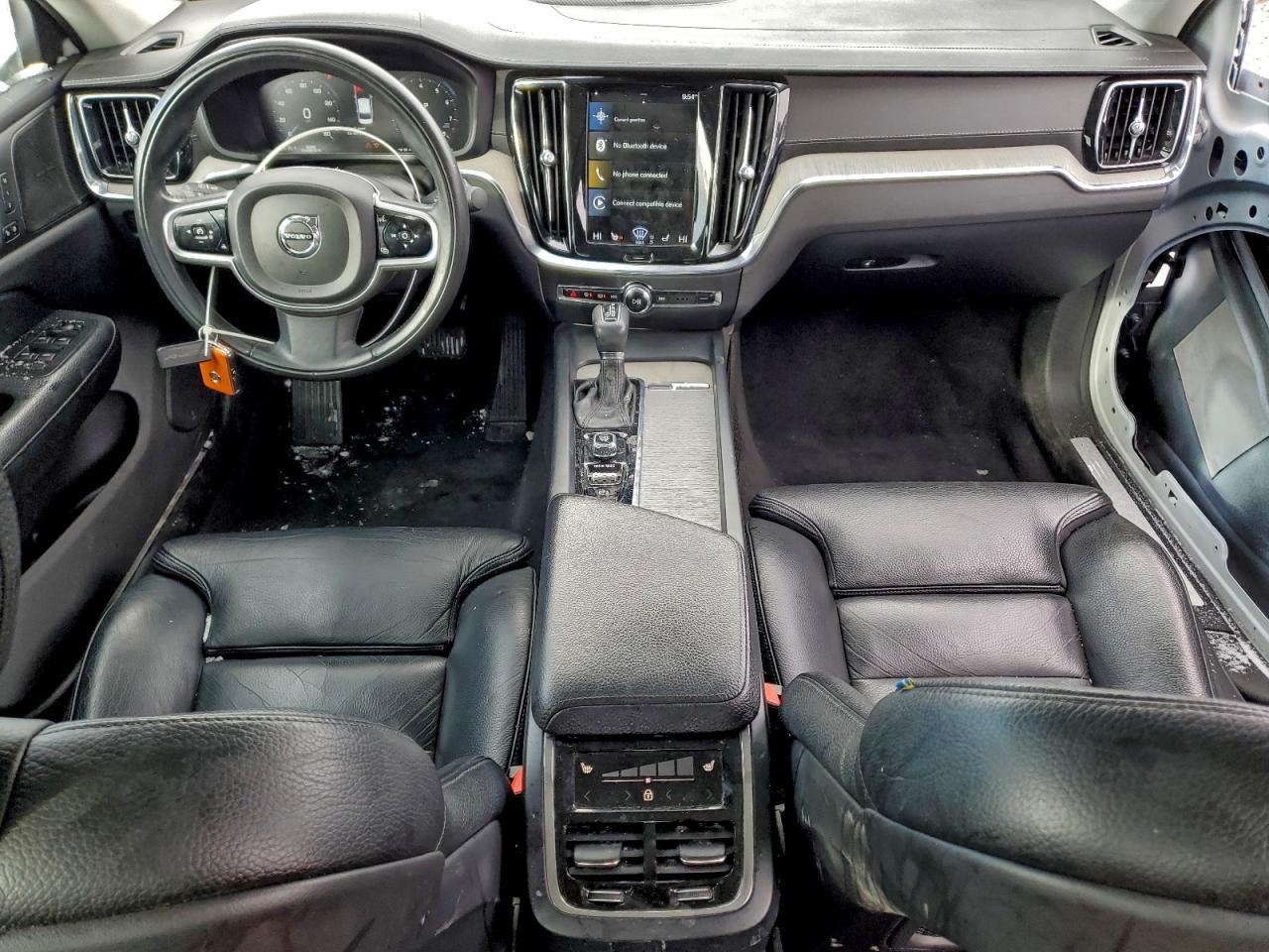 2021 VOLVO S60