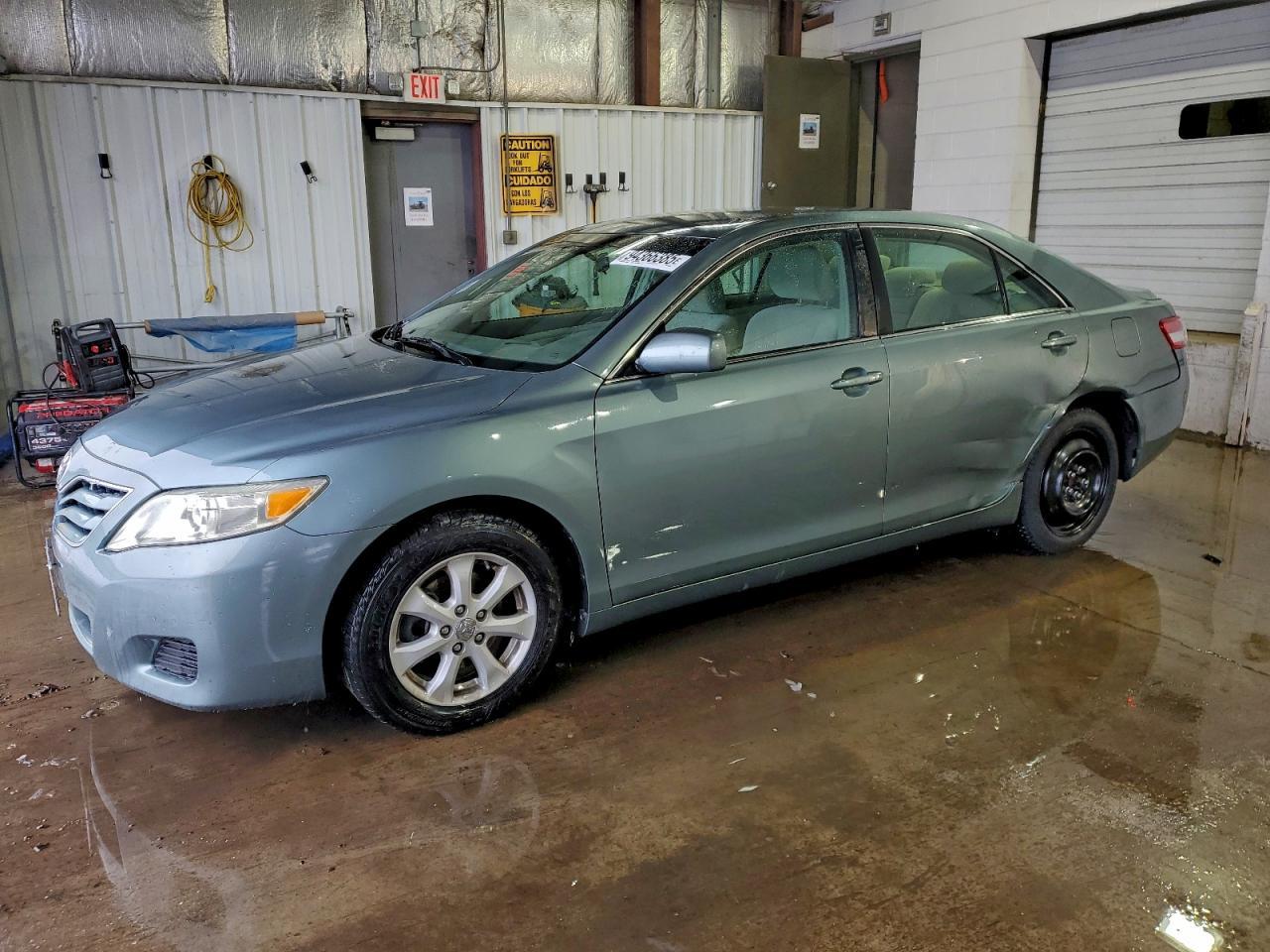 2011 TOYOTA CAMRY