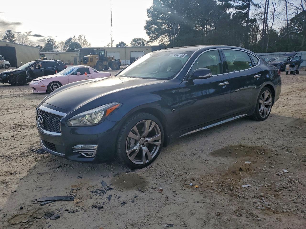 2015 INFINITI Q70
