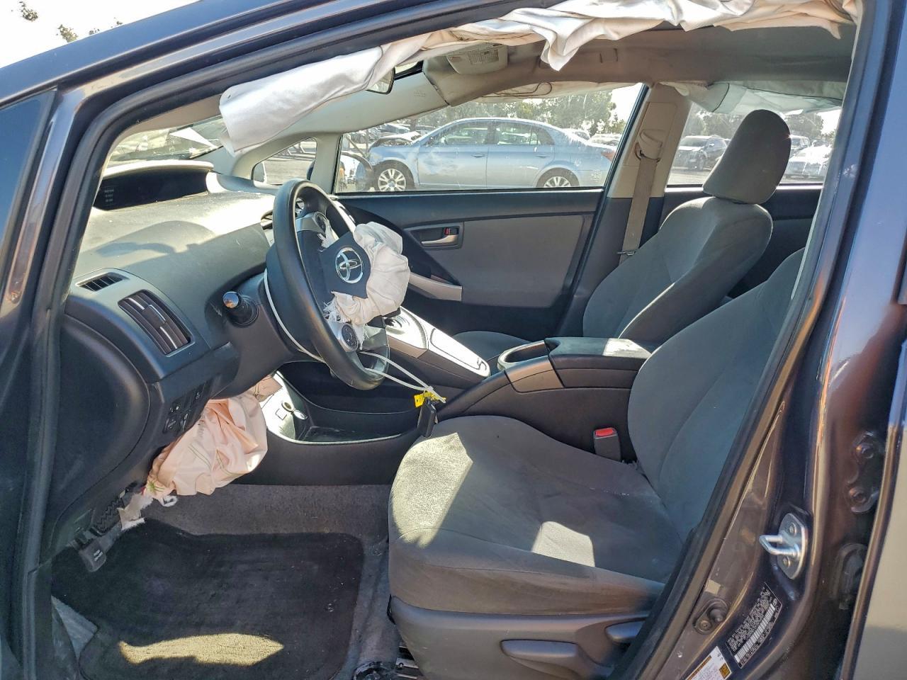2015 TOYOTA PRIUS