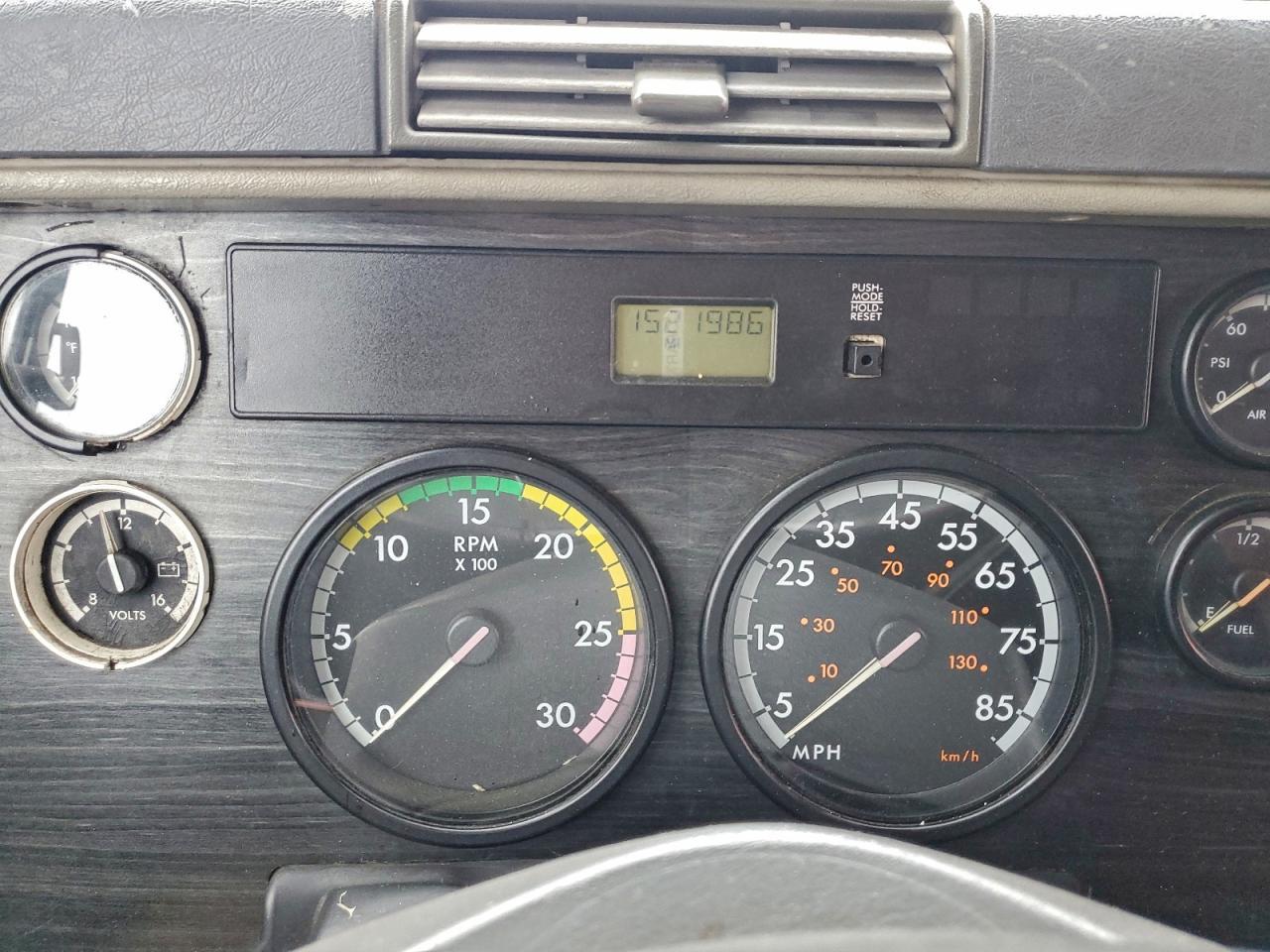 2005 FREIGHTLINER Columbia