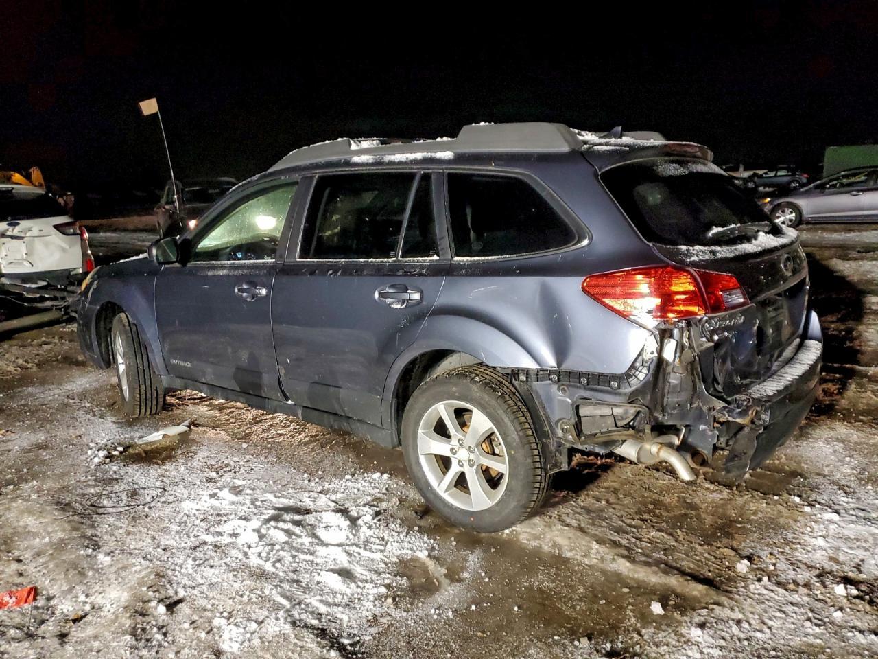 2014 SUBARU Outback