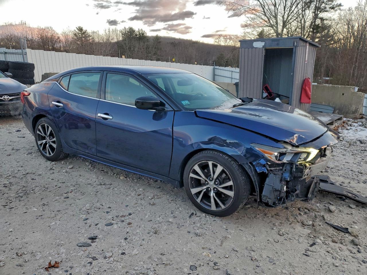 2016 NISSAN Maxima