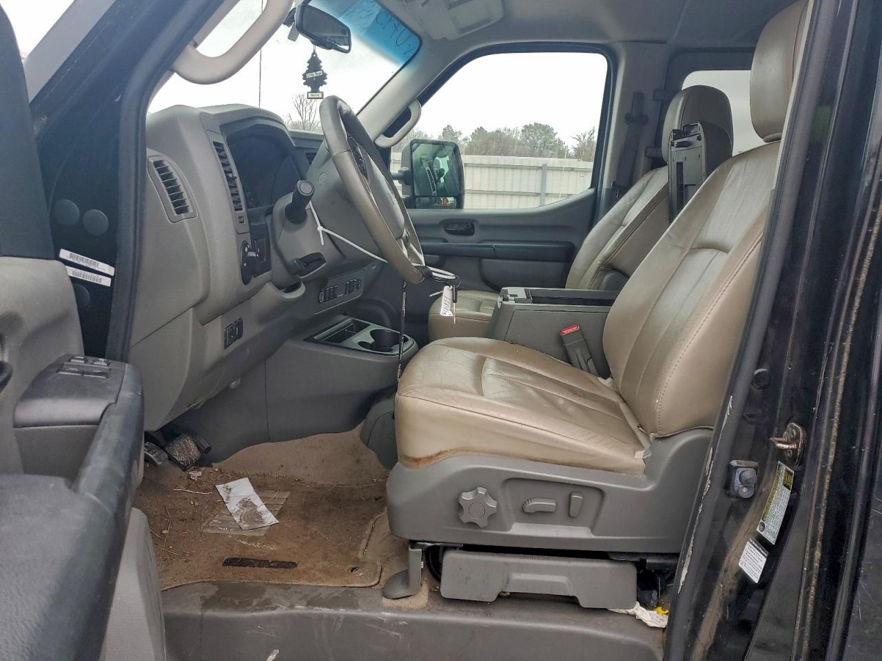 2013 NISSAN NV3500
