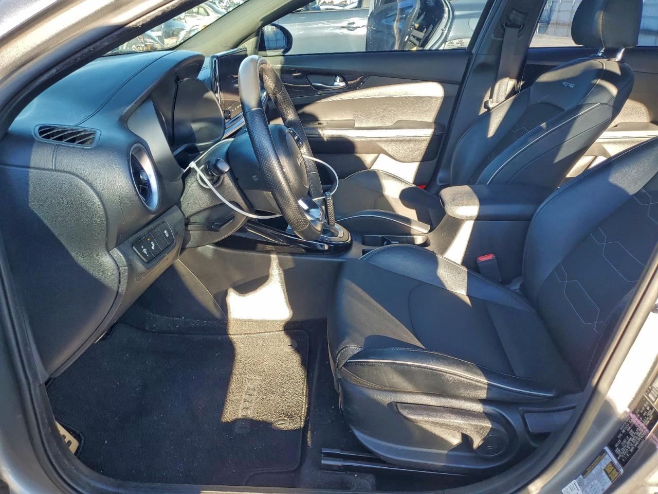 2023 KIA FORTE