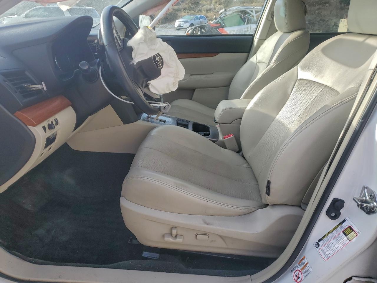 2013 SUBARU Outback