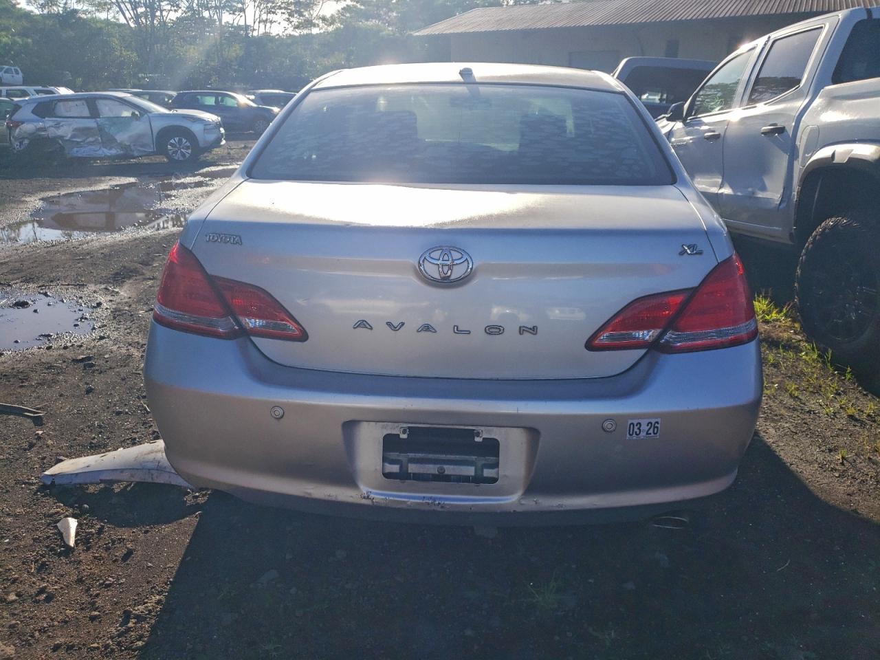 2010 TOYOTA Avalon