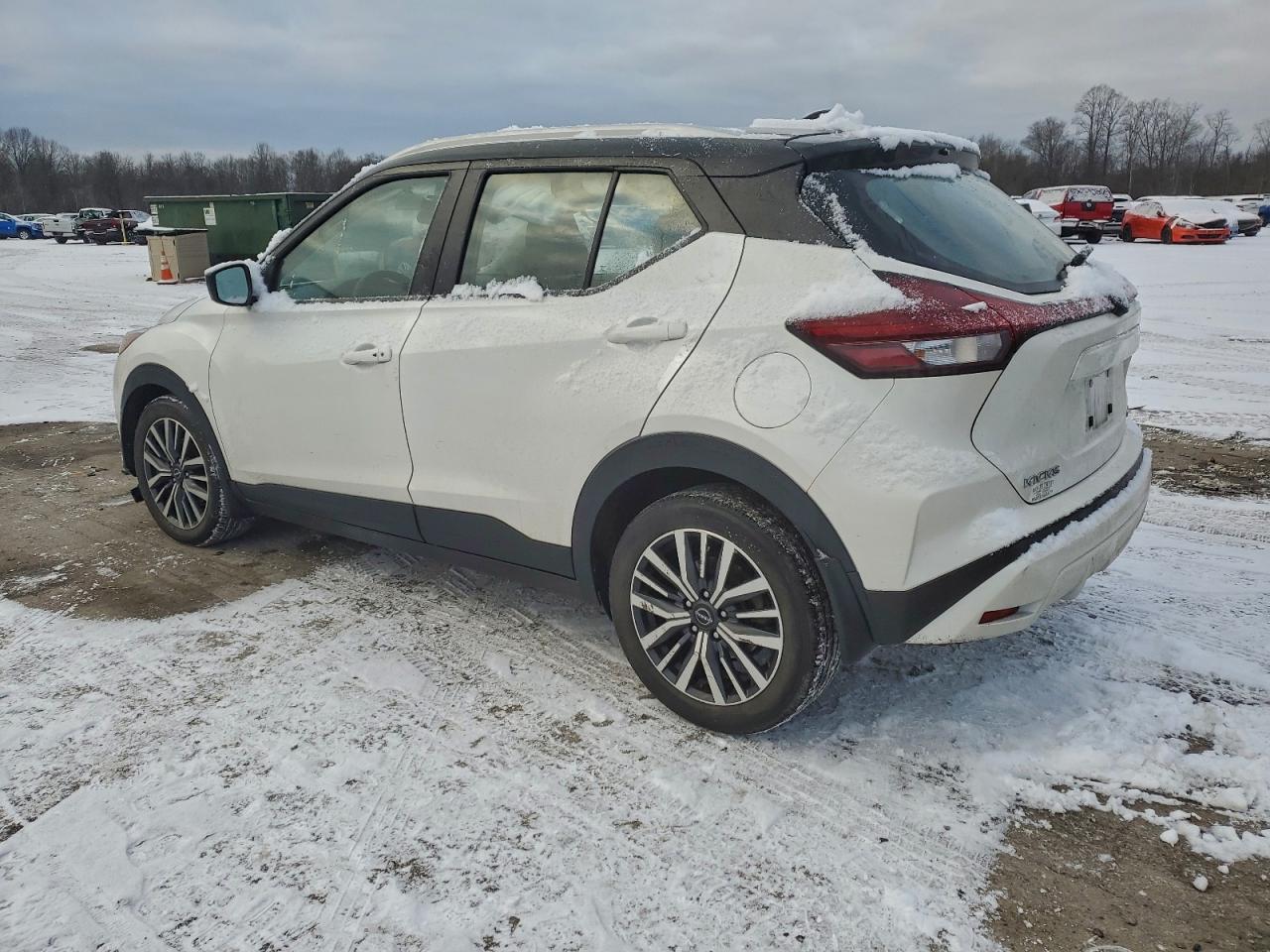 2024 NISSAN KICKS