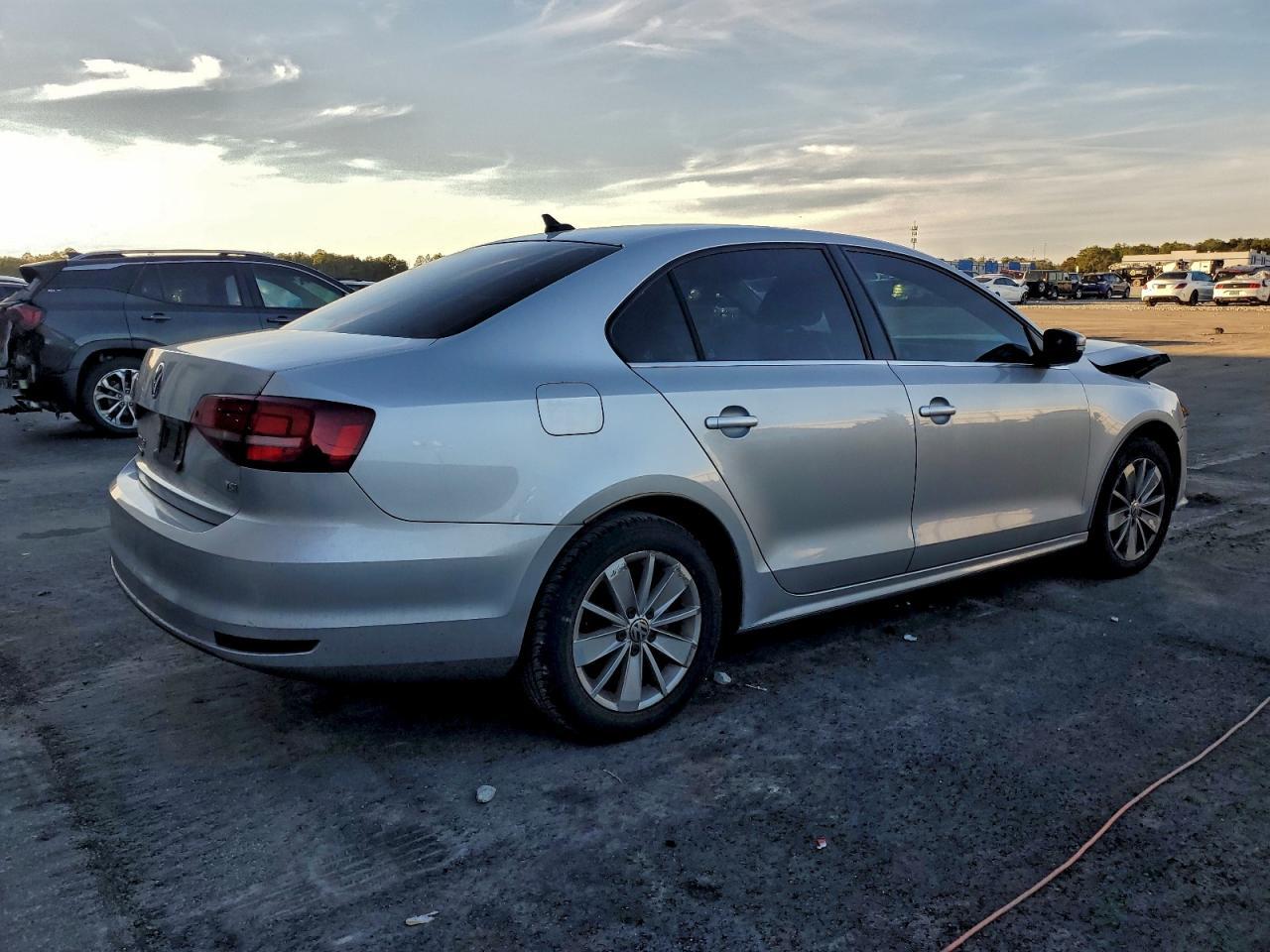 2016 VOLKSWAGEN JETTA