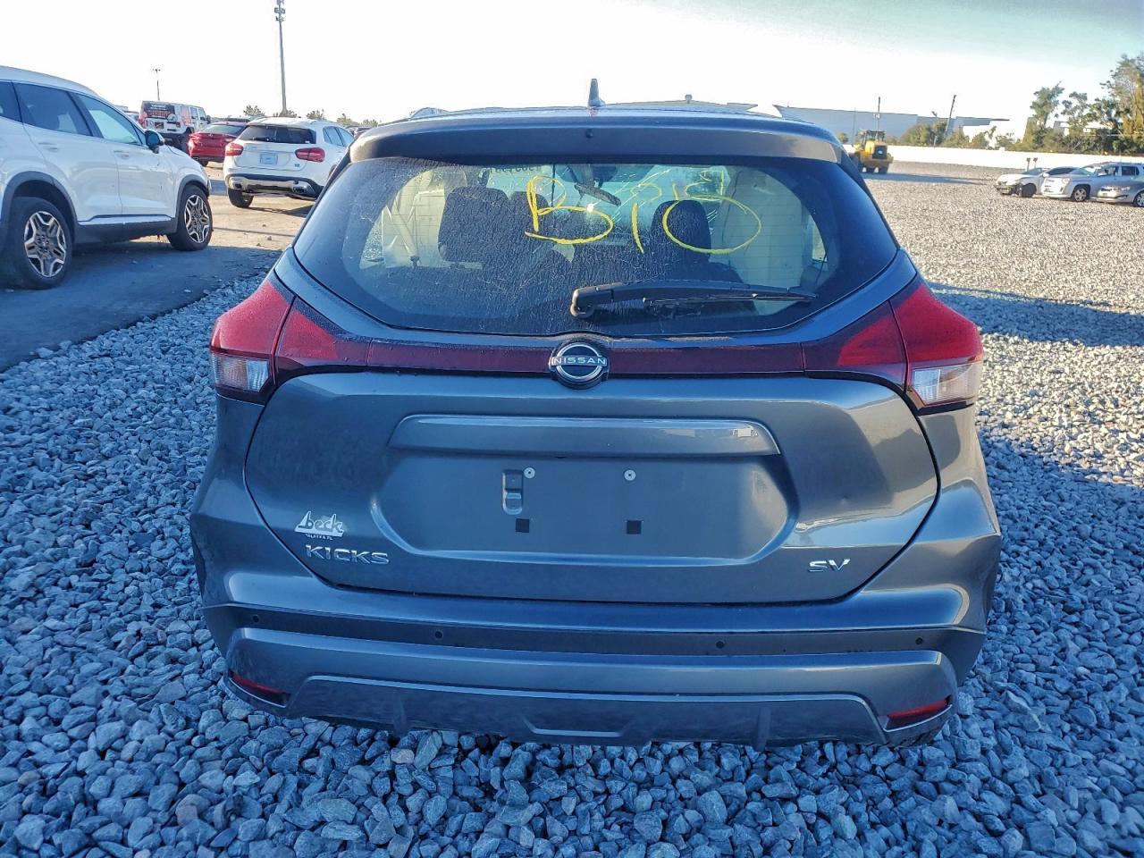 2024 NISSAN KICKS