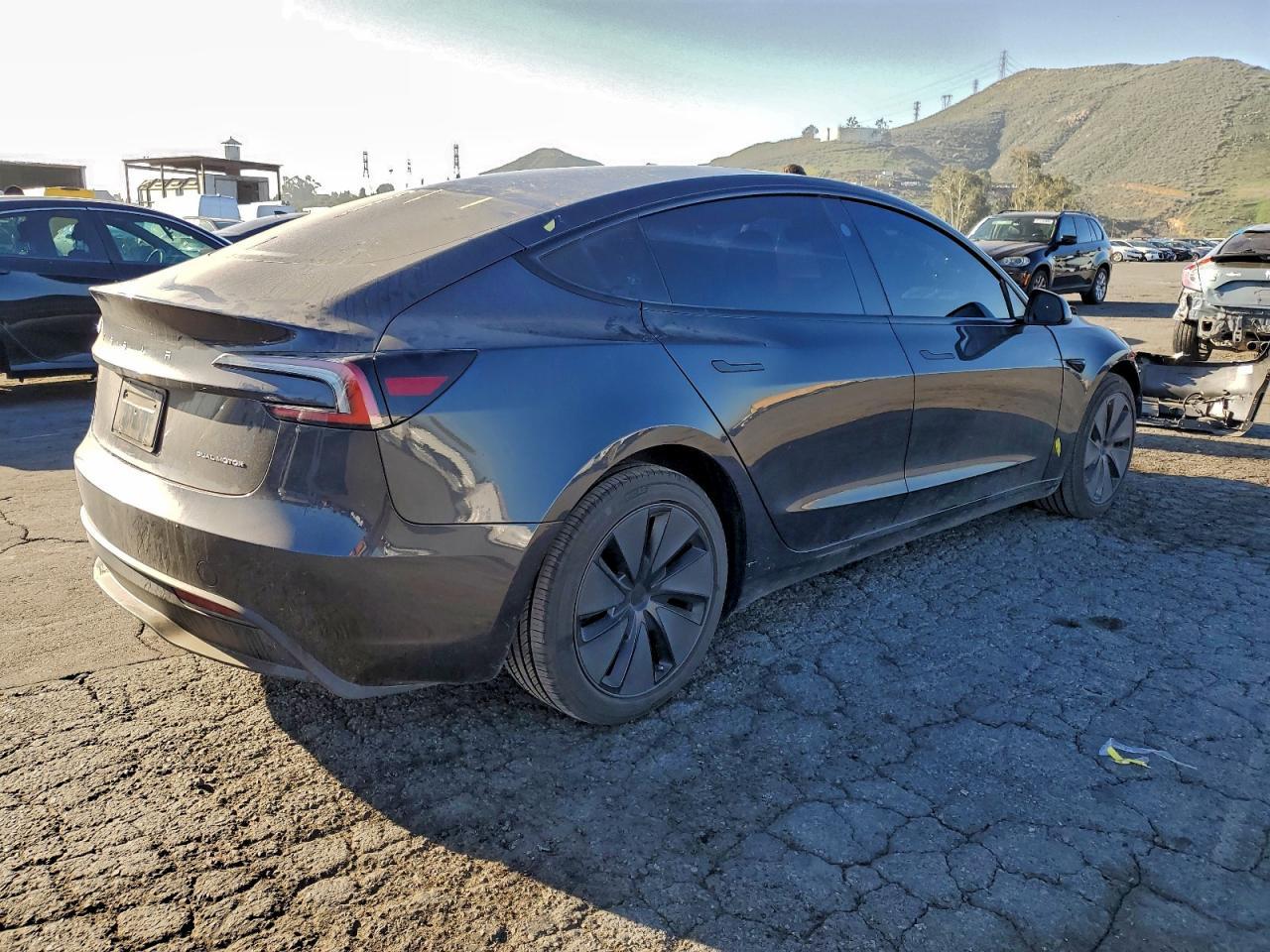 2024 TESLA MODEL 3