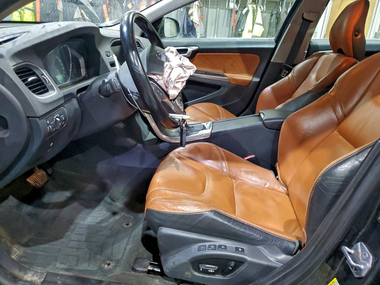 2014 VOLVO S60