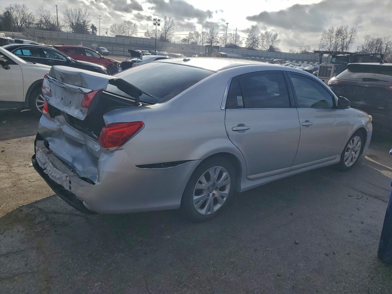 2012 TOYOTA Avalon