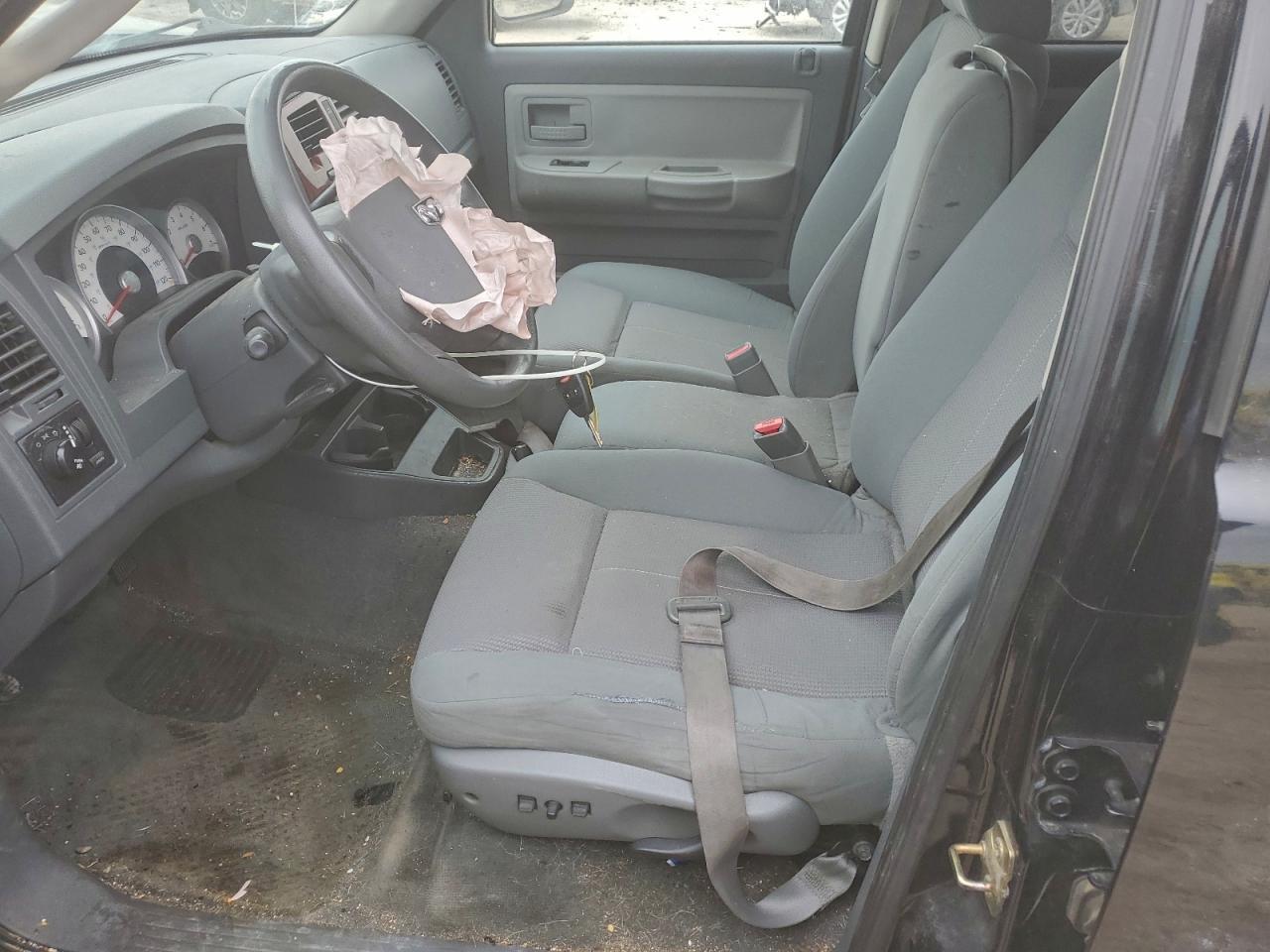 2005 DODGE Dakota