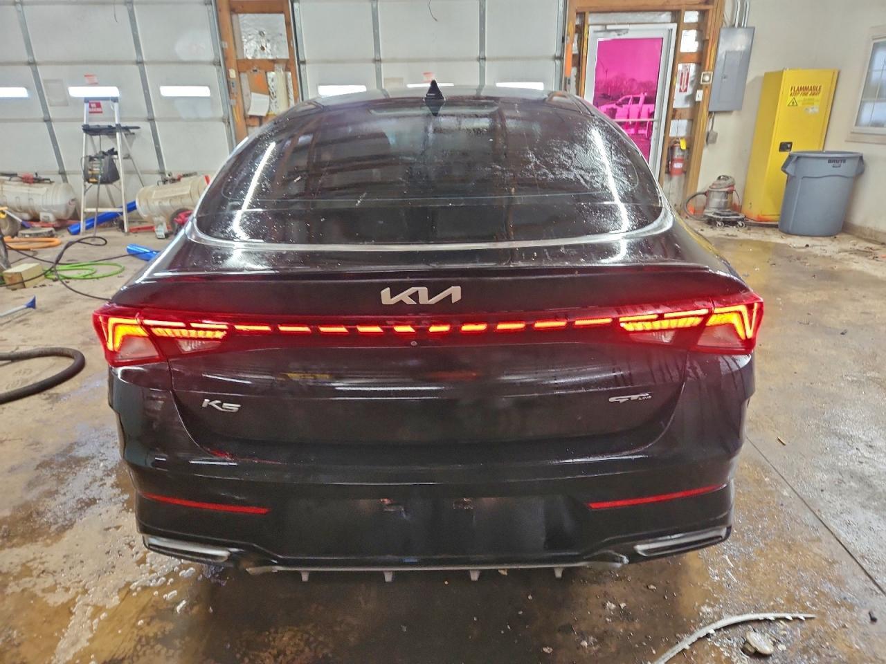 2022 KIA K5