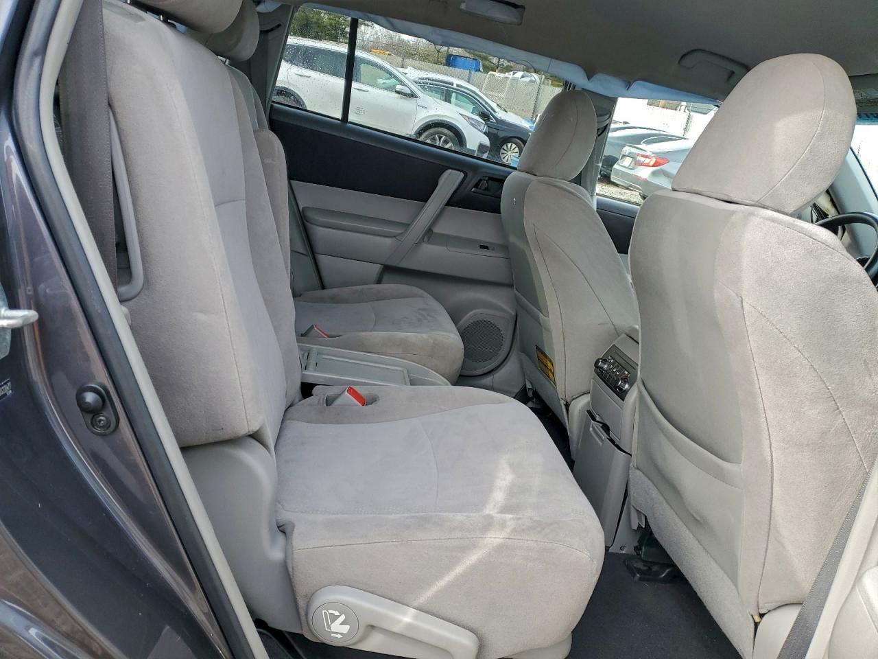 2013 TOYOTA HIGHLANDER
