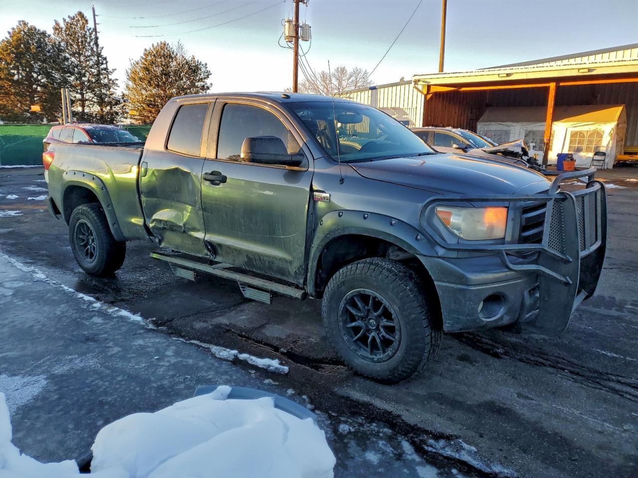 2011 TOYOTA TUNDRA
