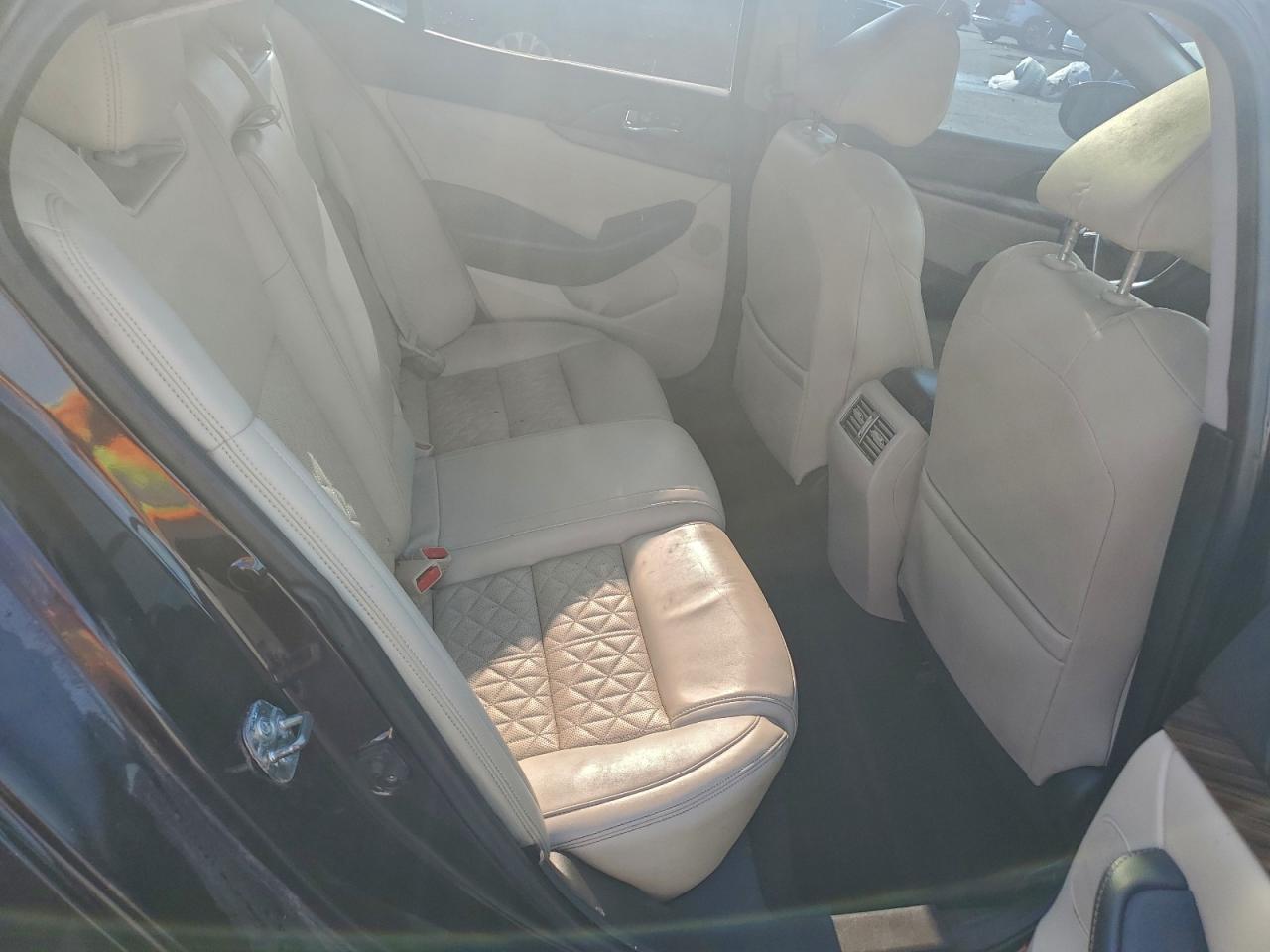 2016 NISSAN Maxima