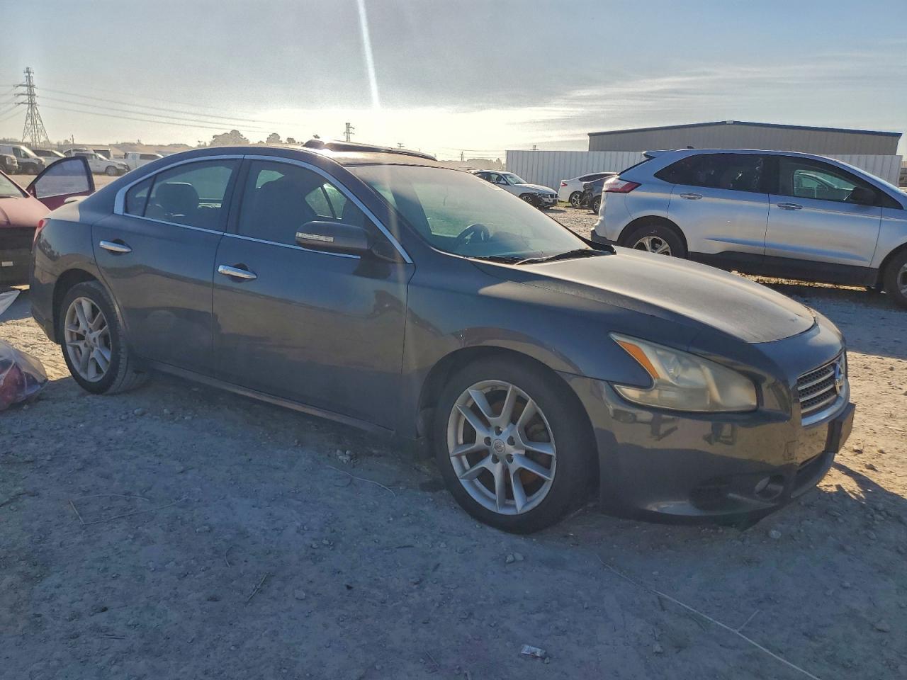 2011 NISSAN Maxima