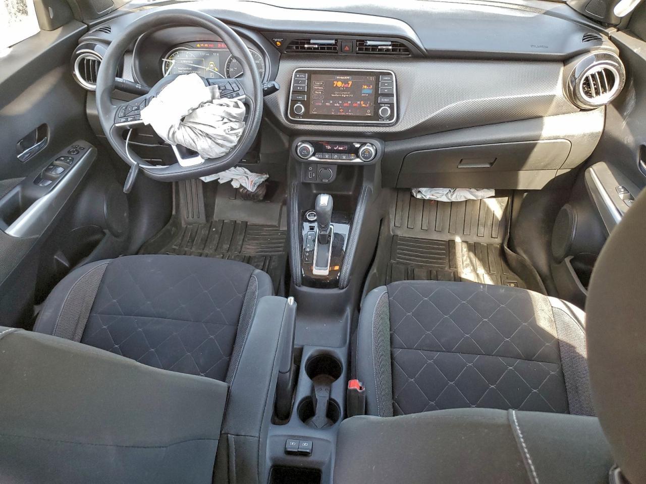 2020 NISSAN KICKS