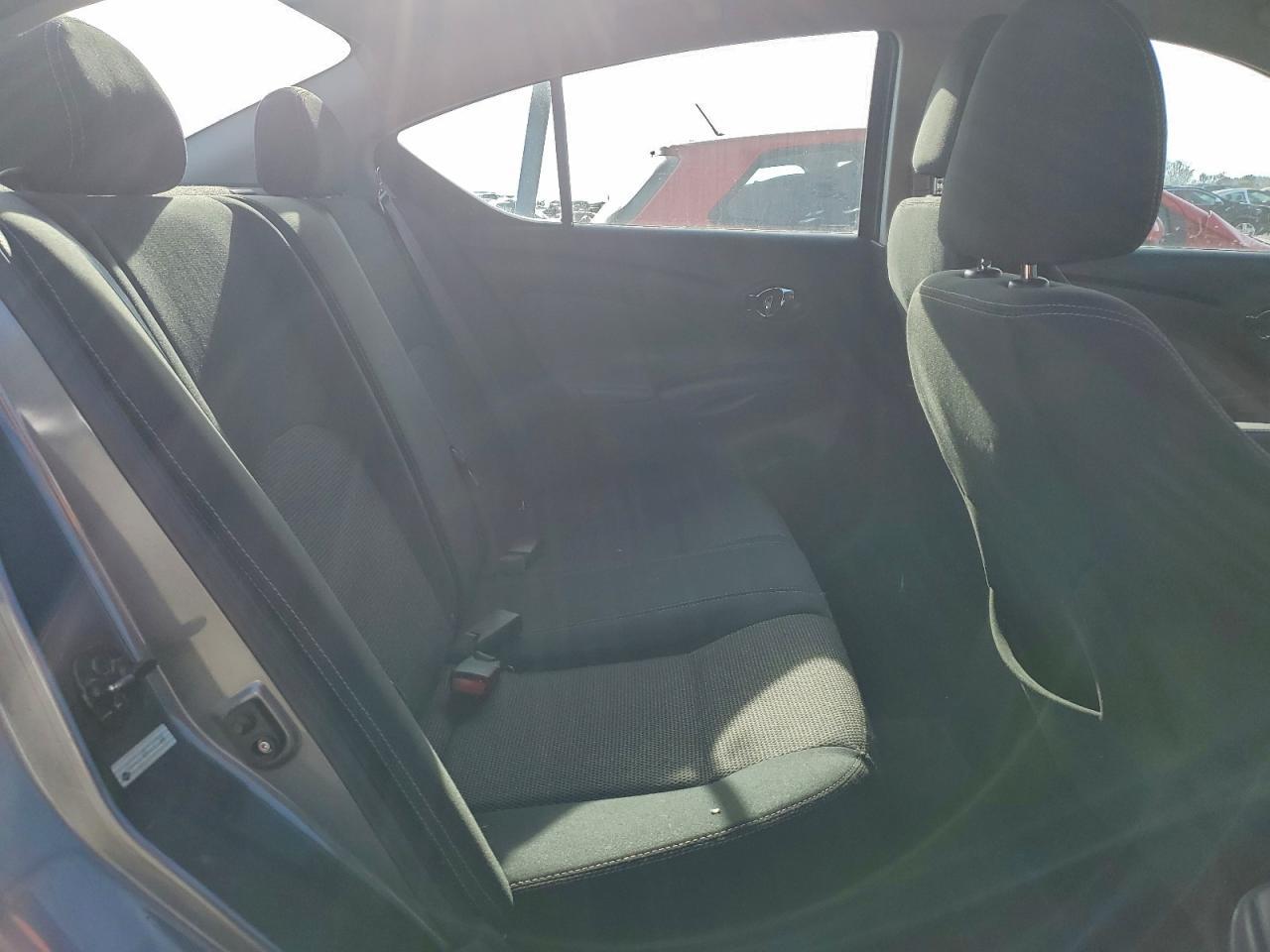 2017 NISSAN VERSA