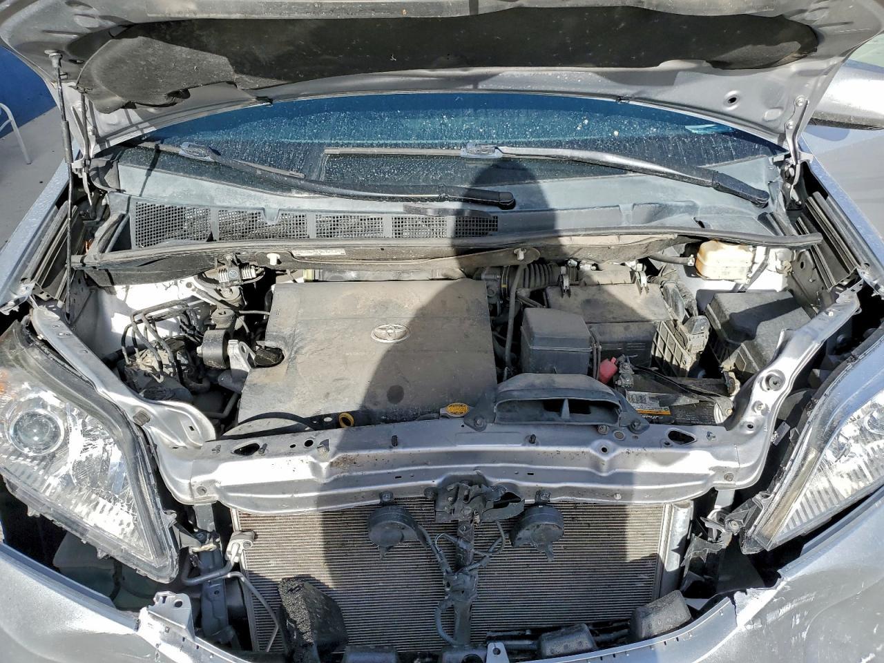 2015 TOYOTA SIENNA