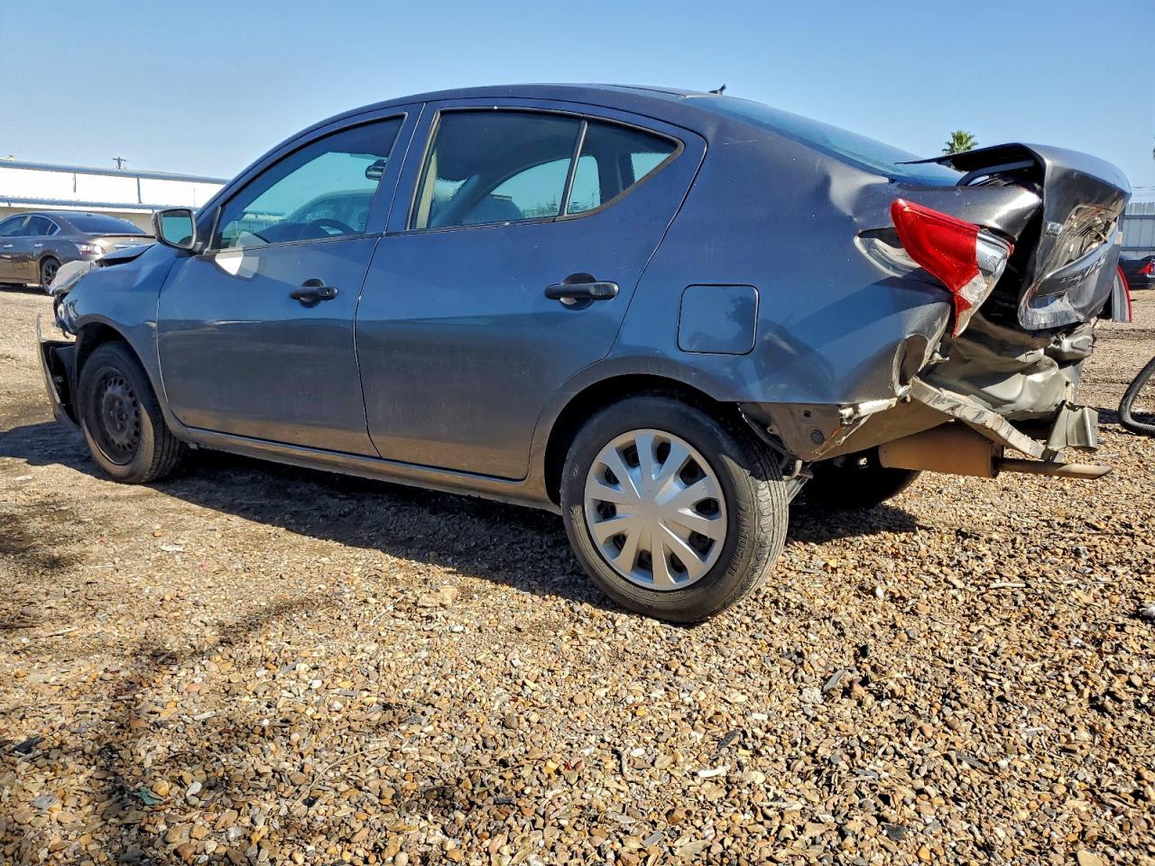 2016 NISSAN VERSA