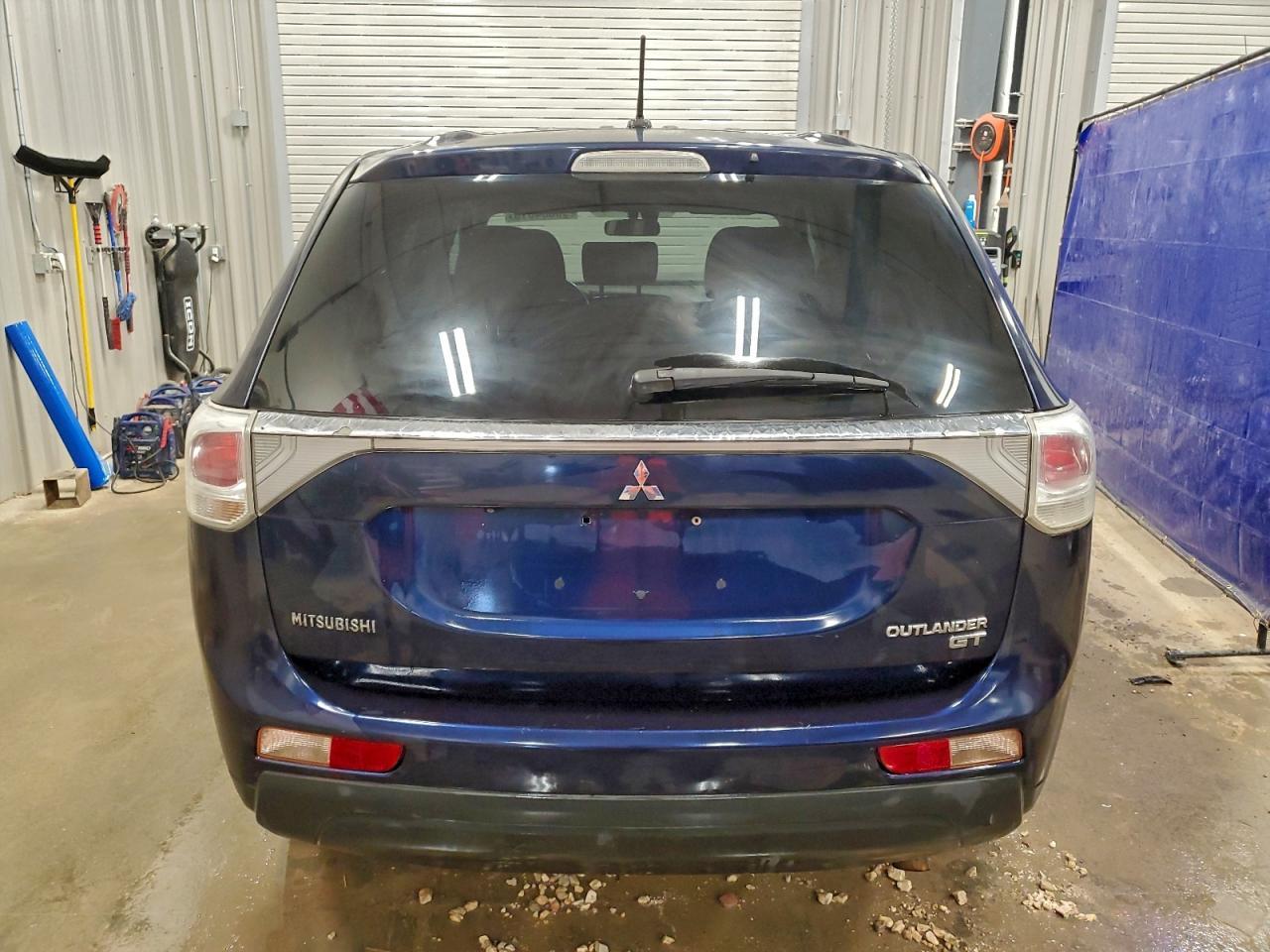 2014 MITSUBISHI outlander