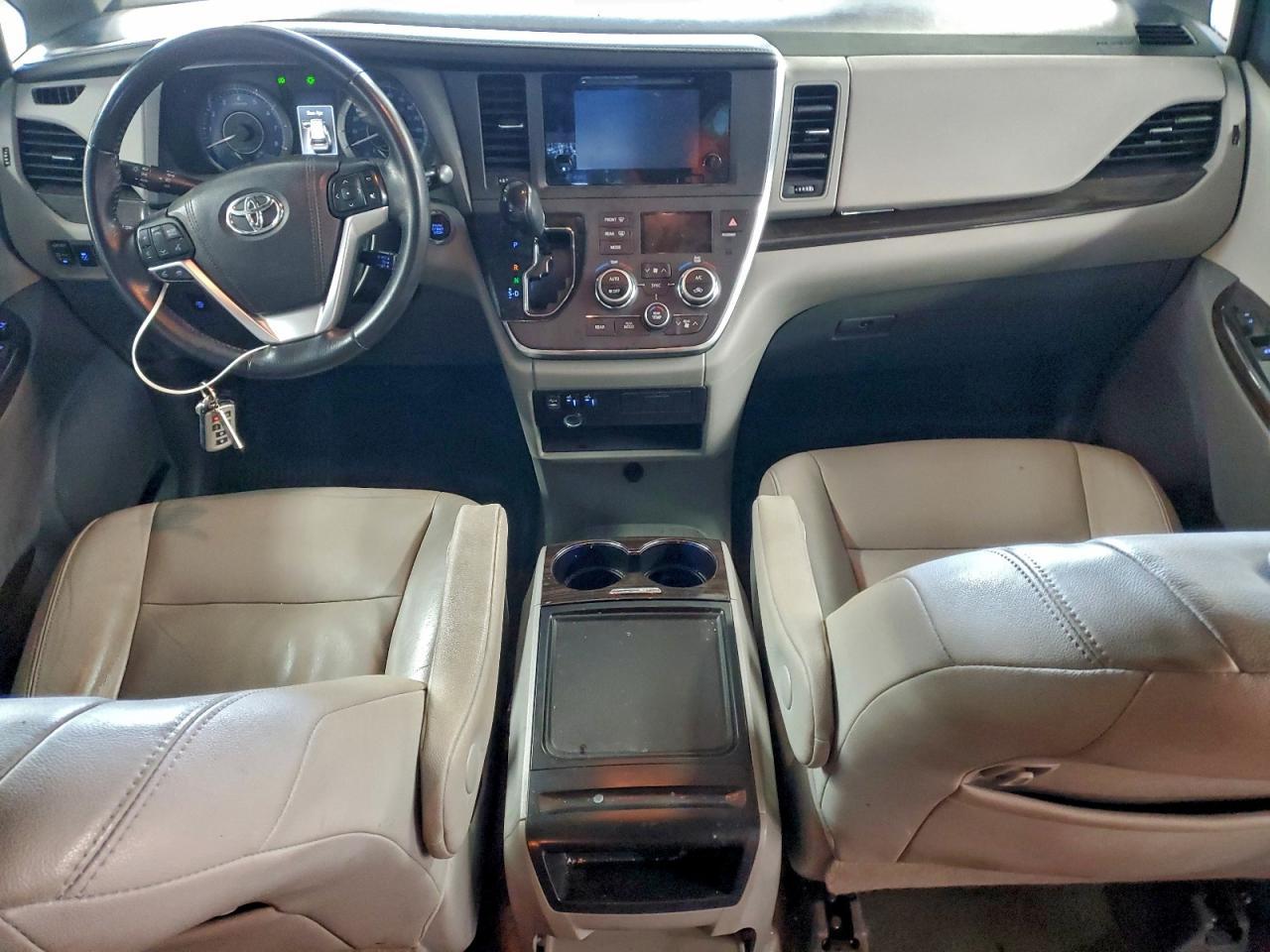2015 TOYOTA SIENNA