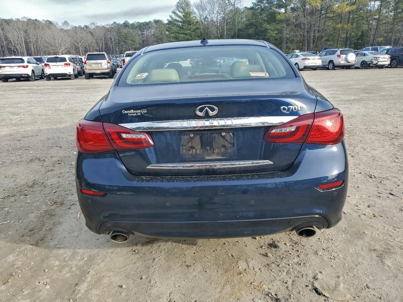 2015 INFINITI Q70