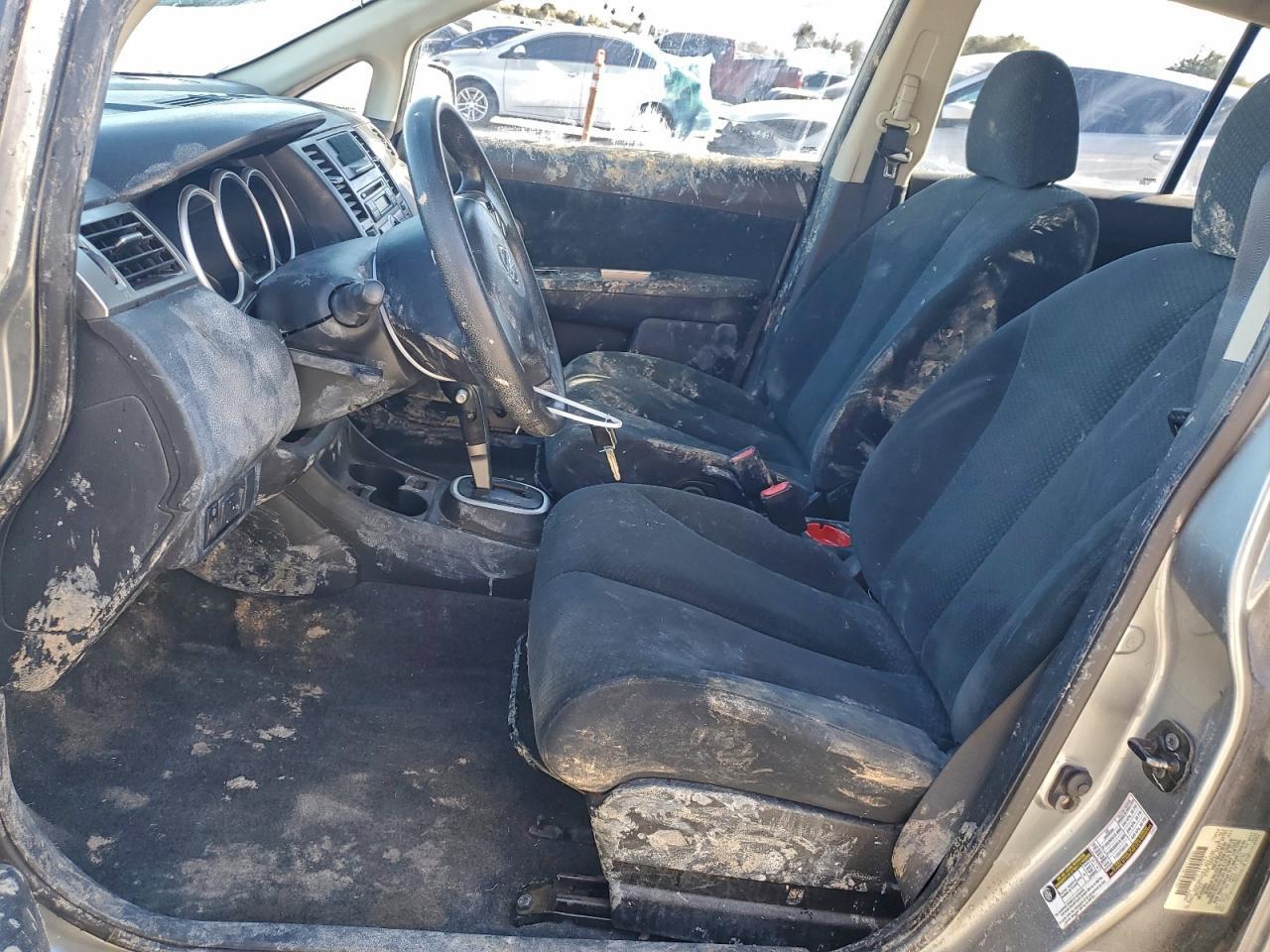 2011 NISSAN VERSA