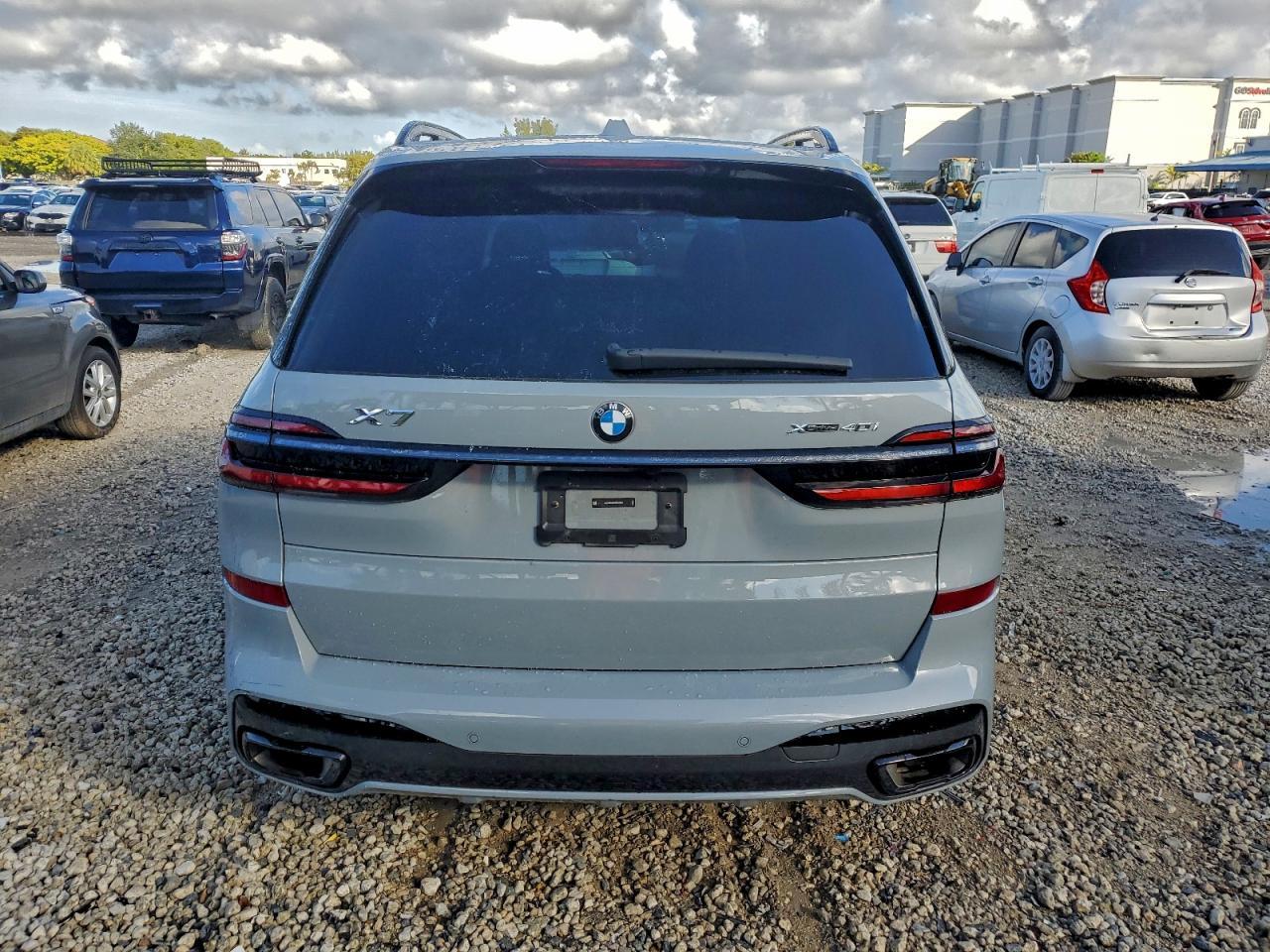 2024 BMW X7