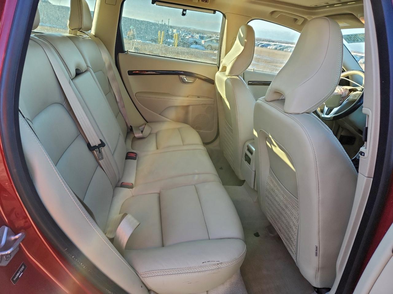 2015 VOLVO XC70