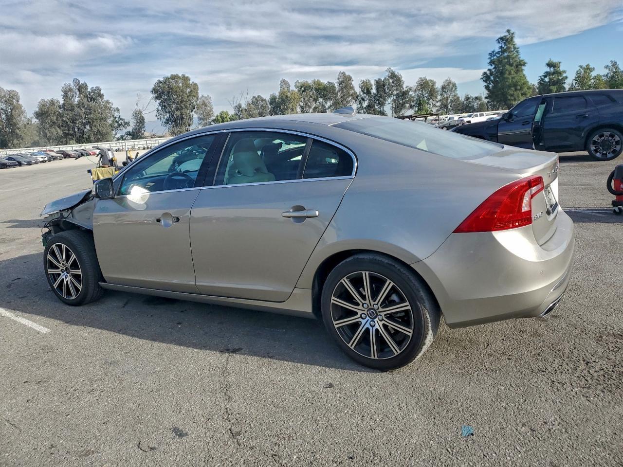 2016 VOLVO S60