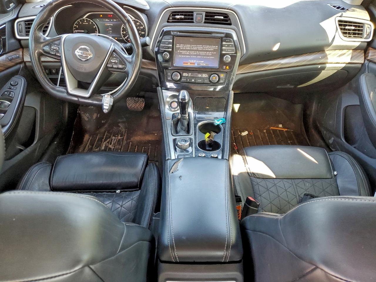 2017 NISSAN Maxima