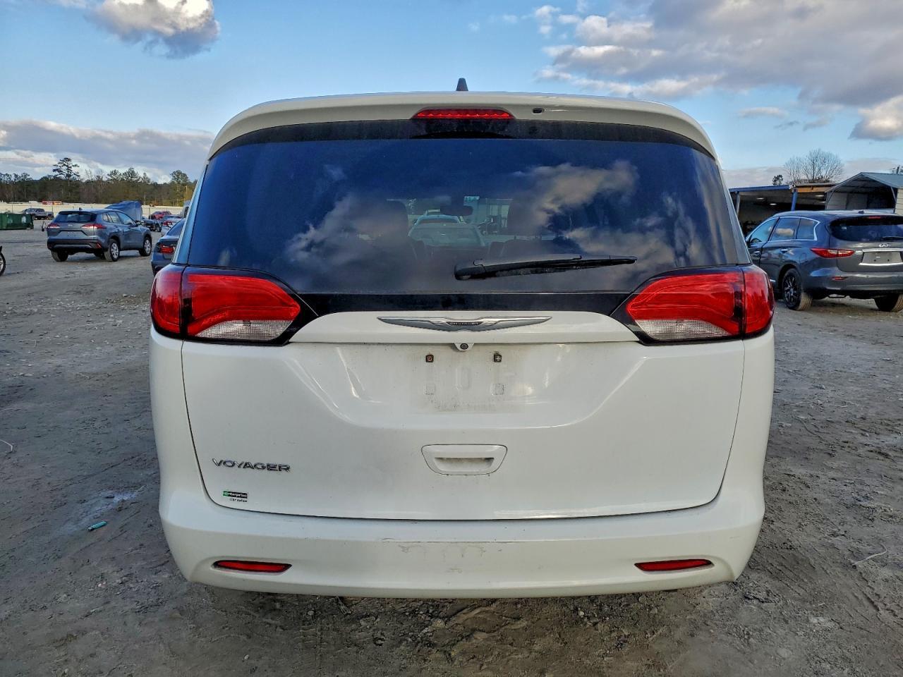 2021 CHRYSLER Voyager