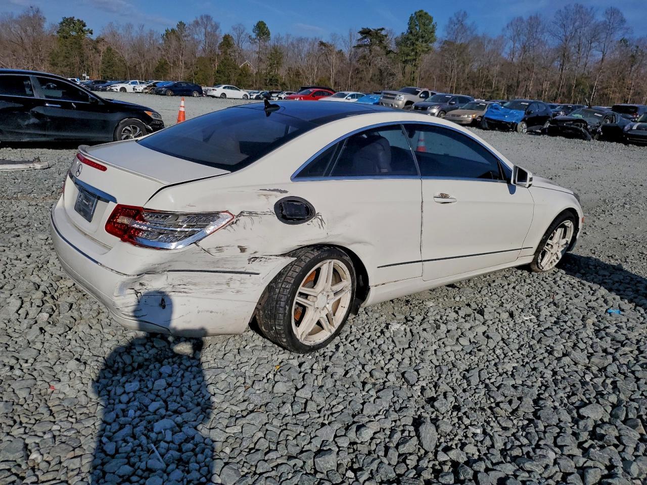 2011 MERCEDES-BENZ E-Class