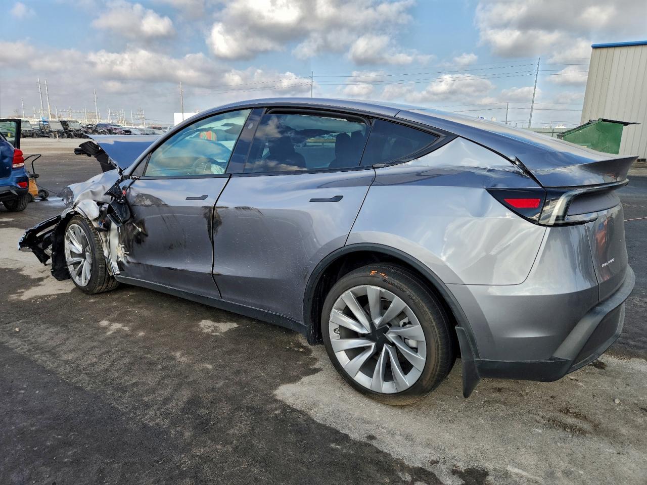 2026 TESLA MODEL Y