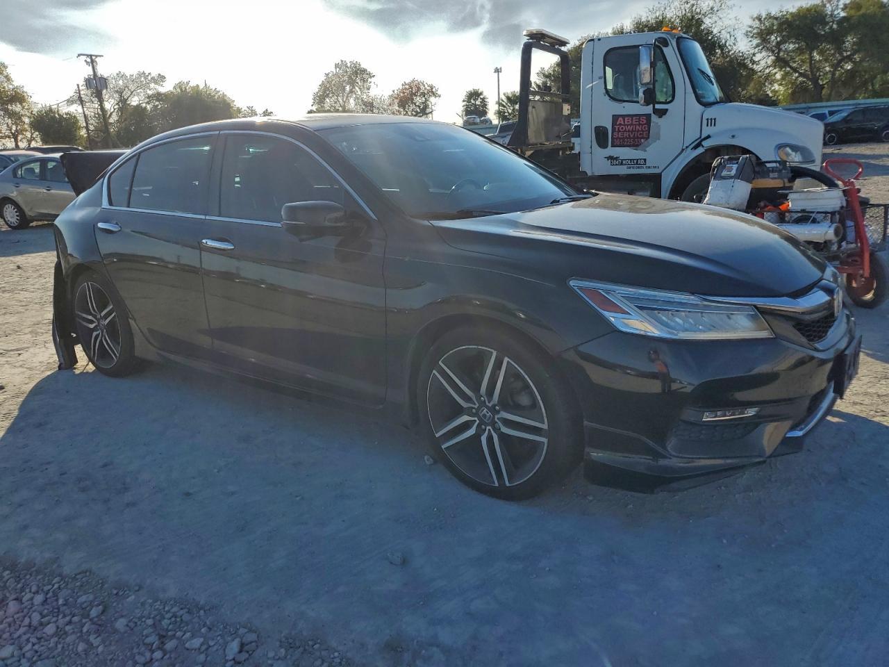 2017 HONDA ACCORD