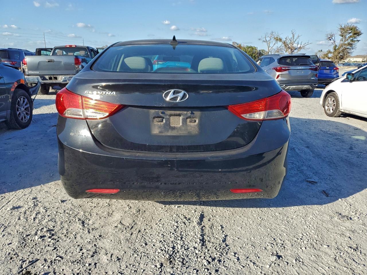 2013 HYUNDAI ELANTRA