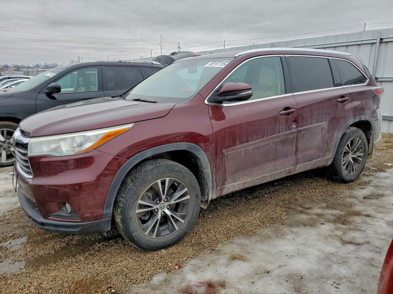 2016 TOYOTA HIGHLANDER
