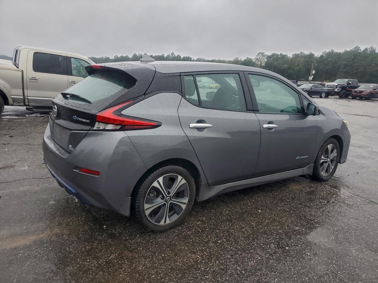 2019 NISSAN LEAF