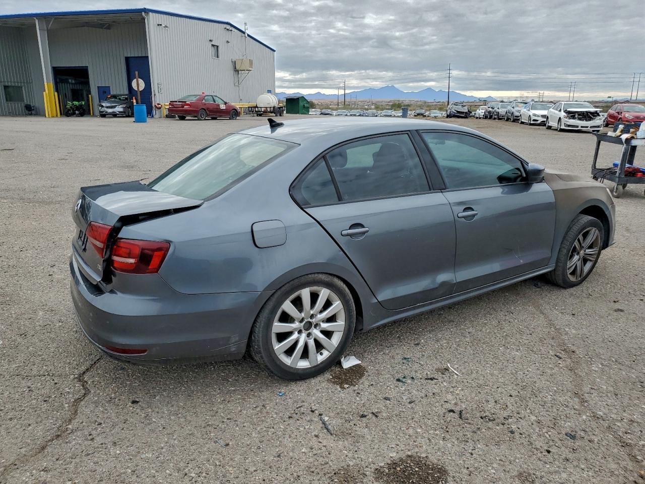 2016 VOLKSWAGEN JETTA
